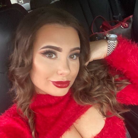 Meet your Posher ❤️ - Picture 1 of 4